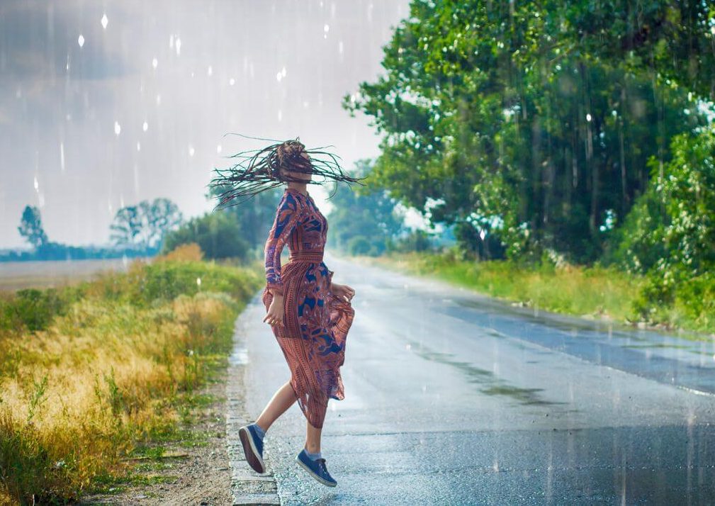 雨中，自由精神人格