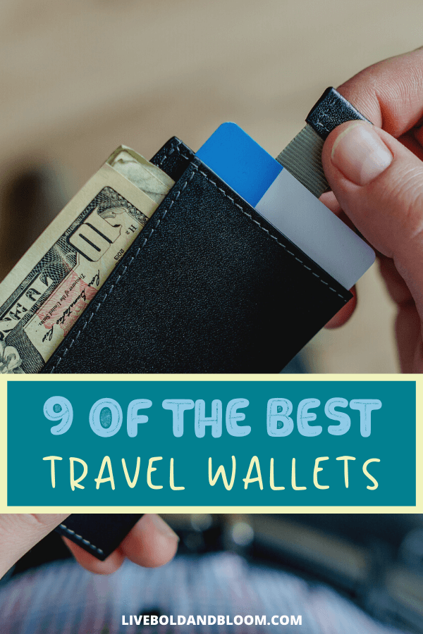 你是否厌倦了到处乱放，或者更糟的是，在旅行中丢失护照?赶紧买个旅行钱包吧!看看这篇文章，看看周围最好的旅行钱包。