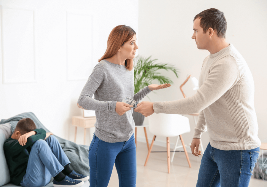 couple fighting in front of kid Examples Of unhealthy boundaries with ex wife