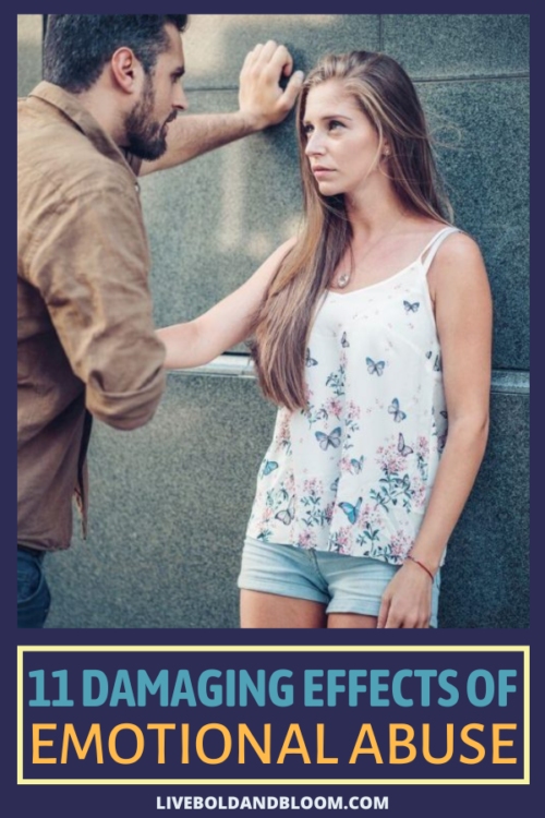 如果你的配偶或伴侣经常批评、操纵、控制和责怪你，那么你可能会经历情感虐待的7种影响。