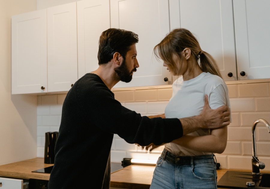 丈夫和妻子发生肢体冲突是你们关系中情感失效的标志