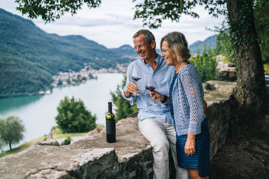 senior couple enjoying vacation retirement gift ideas for parents